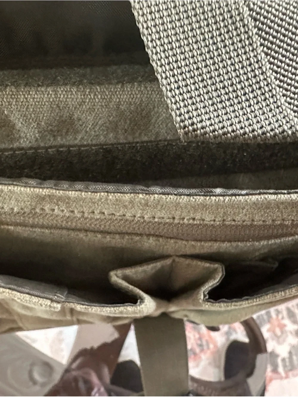 NWT STM X-Small Scout Shoulder Bag, Fits up to 11”-Inch Screens